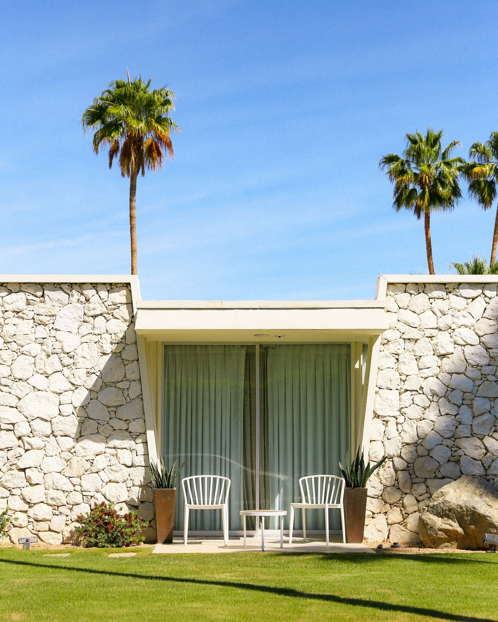 Mid-century modern condominium in Palm Springs