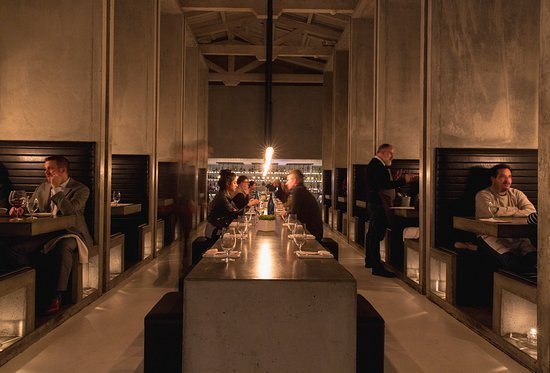 Workshop Kitchen and Bar dining room in Palm Springs